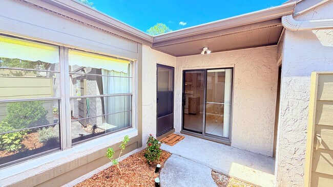 Building Photo - Beautiful 2bed/2ba Town Home in the Amazing Community of Fern Park!