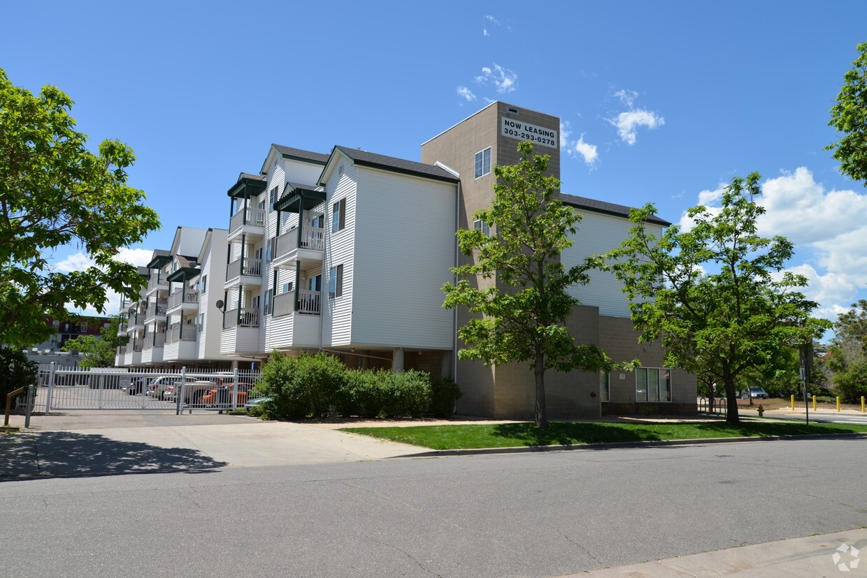 Primary Photo - Downing Square Apartments