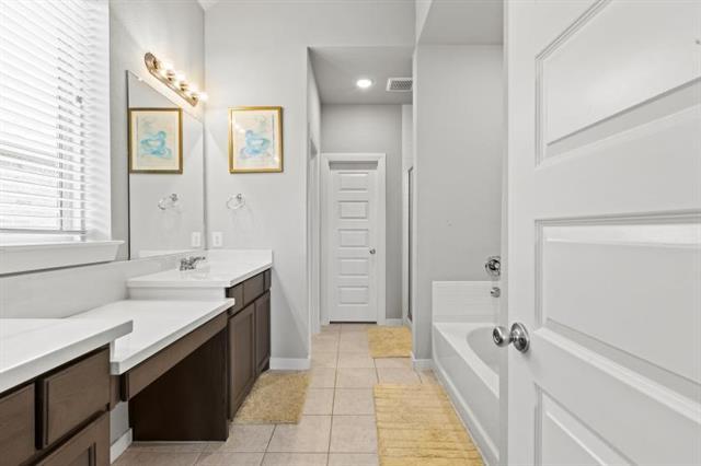 Foto del edificio - 1526 Calcot Ln