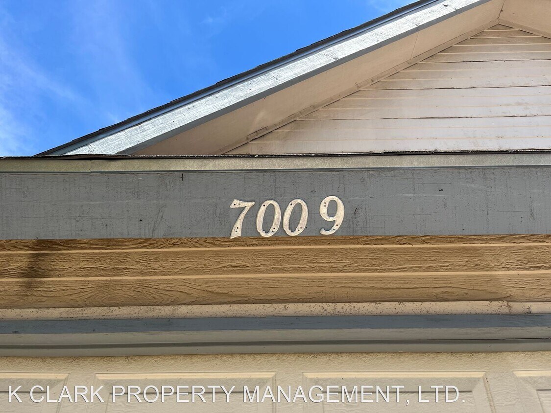 Foto principal - 2 br, 1 bath House - 7009 SILVER CANYON