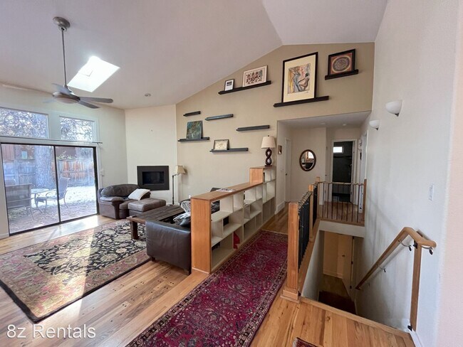 Foto del edificio - 5 br, 3 bath House - 1320 Oak Ct