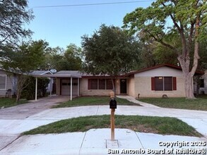 Building Photo - 223 Middlebury Dr
