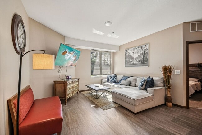 Building Photo - Capital View Apartments