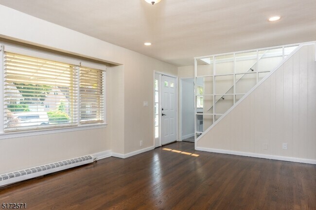 Foto del edificio - 715 Franklin Terrace