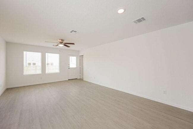 Building Photo - 11816 California Rose