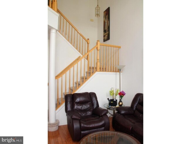 Foto del edificio - 8 Stafford Dr