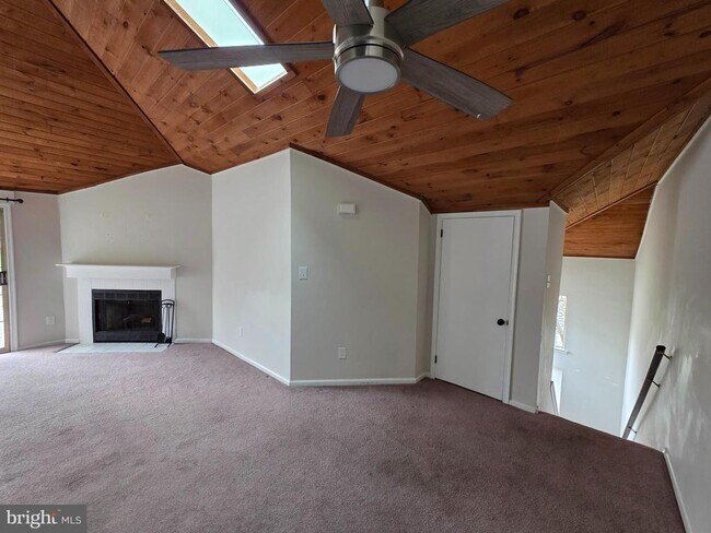 Foto del edificio - 30 Brookside Ct