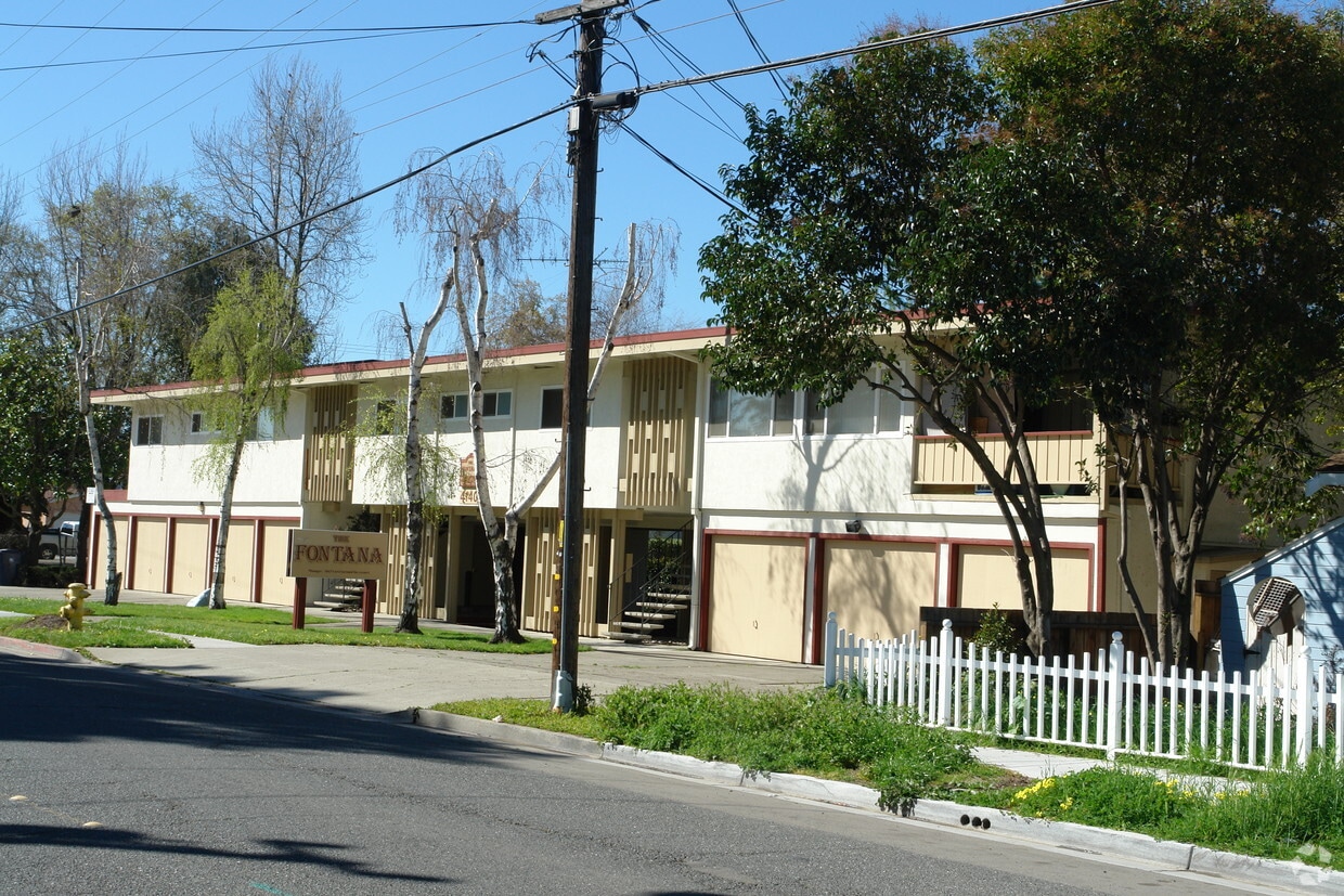 Building Photo - The fontana apartments