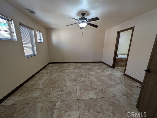 Foto del edificio - 27160 Vista Rd