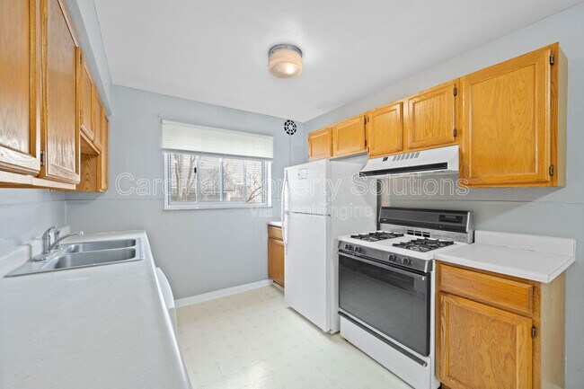 Foto del edificio - 5520 Bosworth Pl