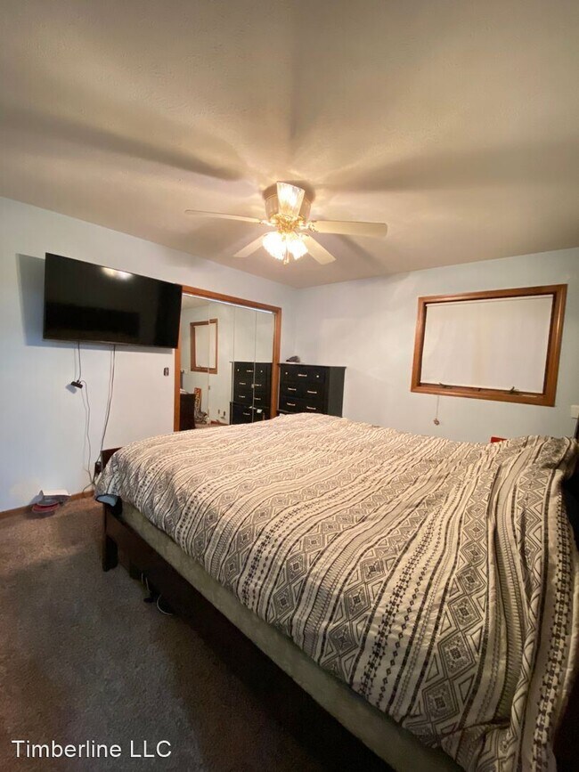 Building Photo - 2 br, 3.5 bath House - 5141 L street