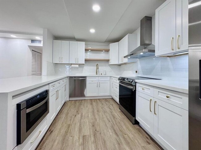 Building Photo - 4046 Hythe A