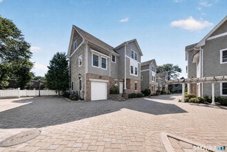 Building Photo - 88 Maple Tree Ave