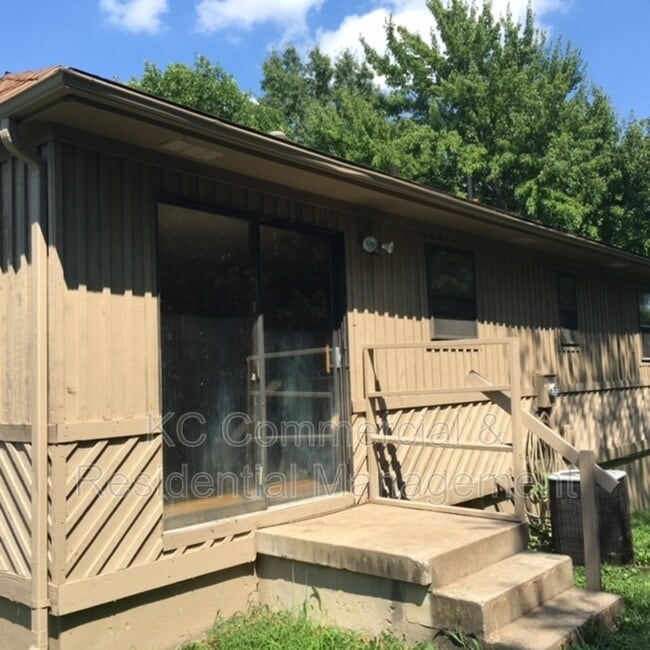 Building Photo - 4508 NW Valley View Rd