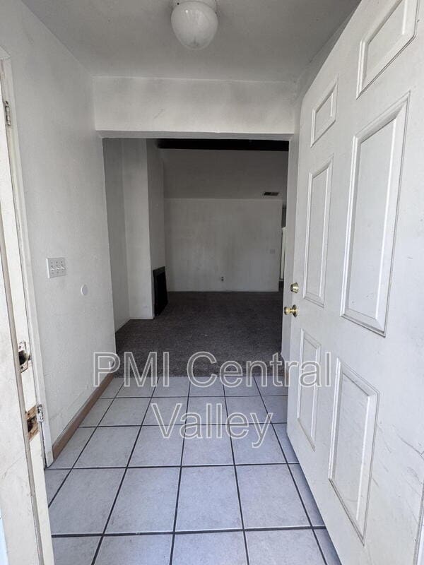 Building Photo - 1526 Silver Creek Cir