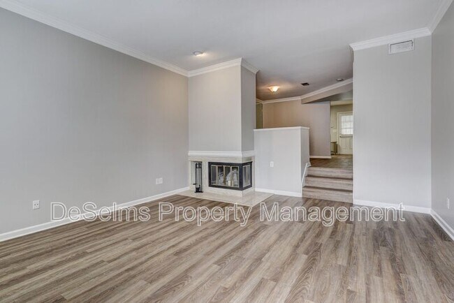 Foto del edificio - 205 Fairmont Ct
