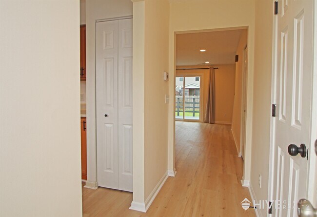 Foto del edificio - 412 Northfield Ct