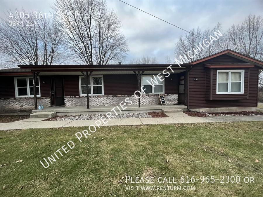 Building Photo - Available Now | 3 Bedroom 2 Bathroom Apart...