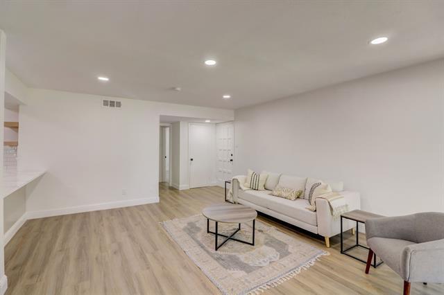 Building Photo - 4944 Amesbury Dr