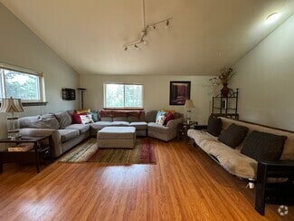 Building Photo - 77 Loafers Ln
