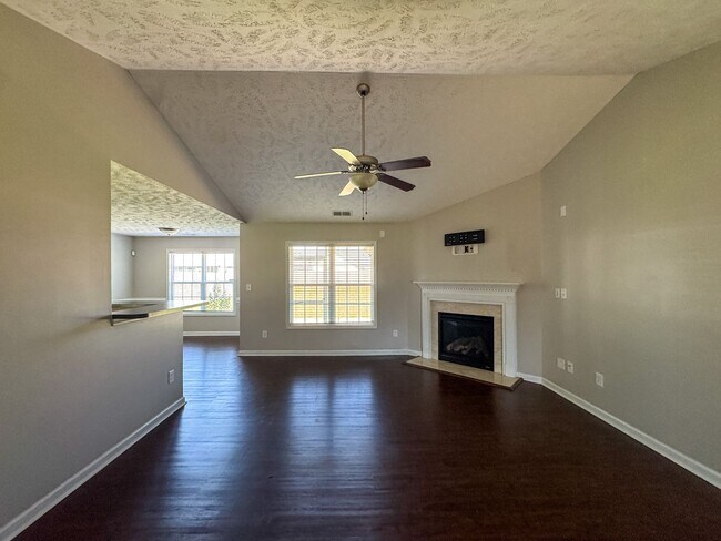 Foto del edificio - Lovely 4 Bed 2 Bath Home in West Gate