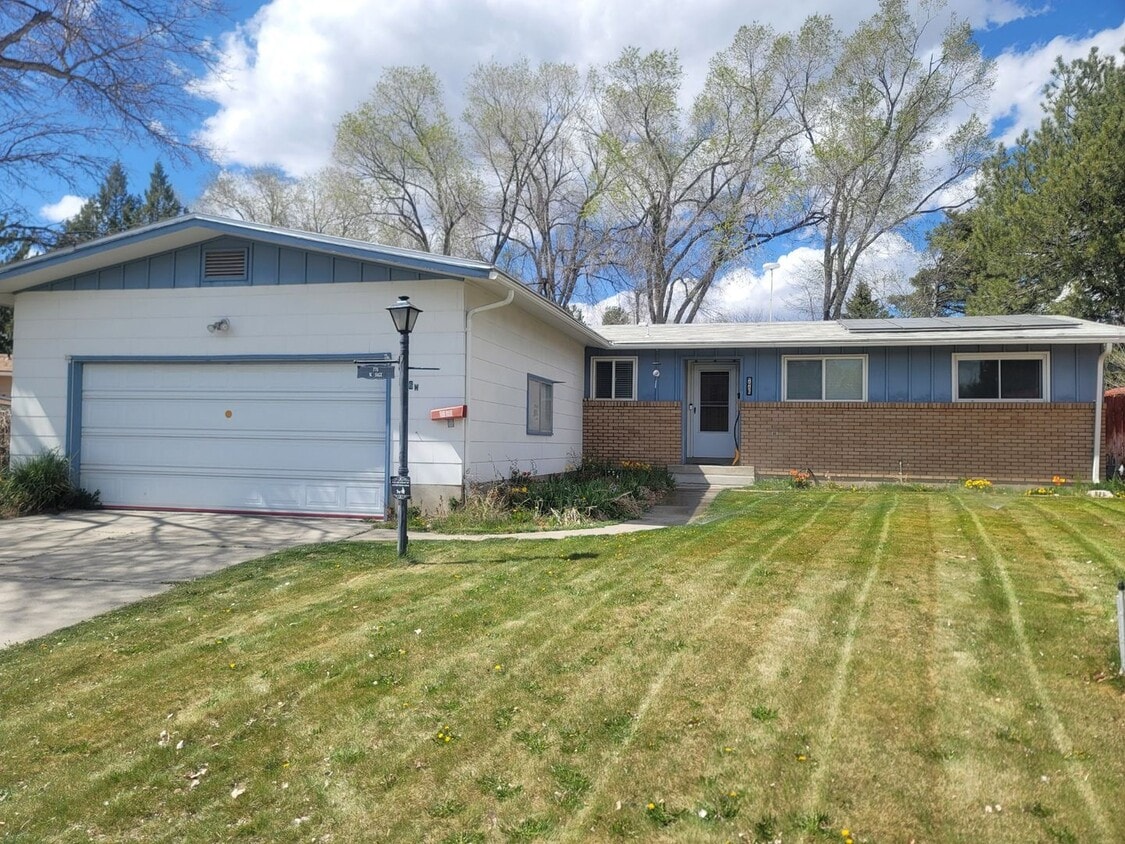 Primary Photo - 3 Bedroom in Elko