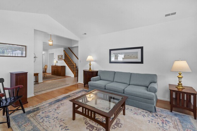 Building Photo - Updated home in Heritage Harbour available...