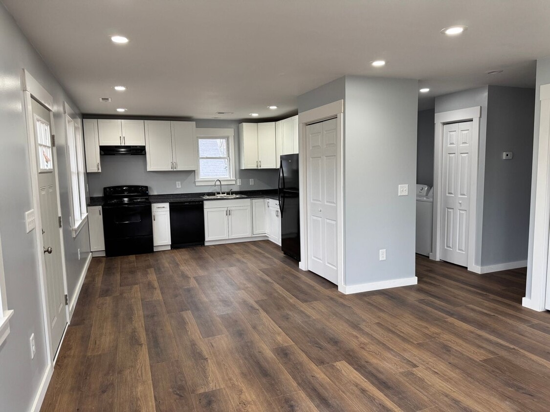 Foto principal - 913 E Myrtle Ave