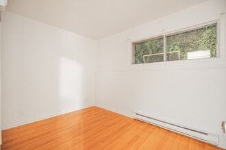 Building Photo - 444 Rue Moreau