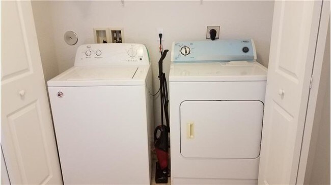 Foto del edificio - 9434 Windrift Cir