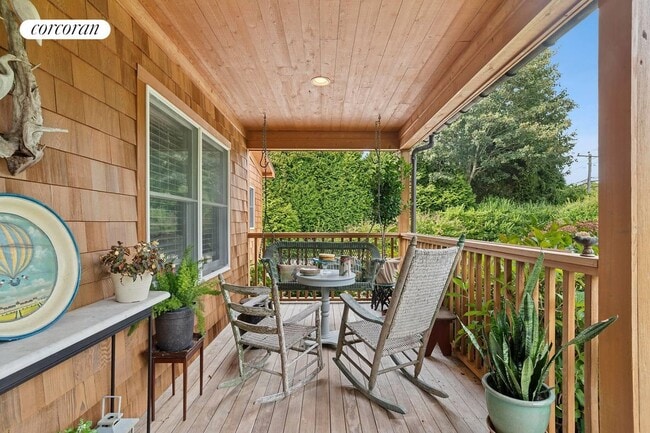 Building Photo - 176 Bridgehampton Sag Tpke