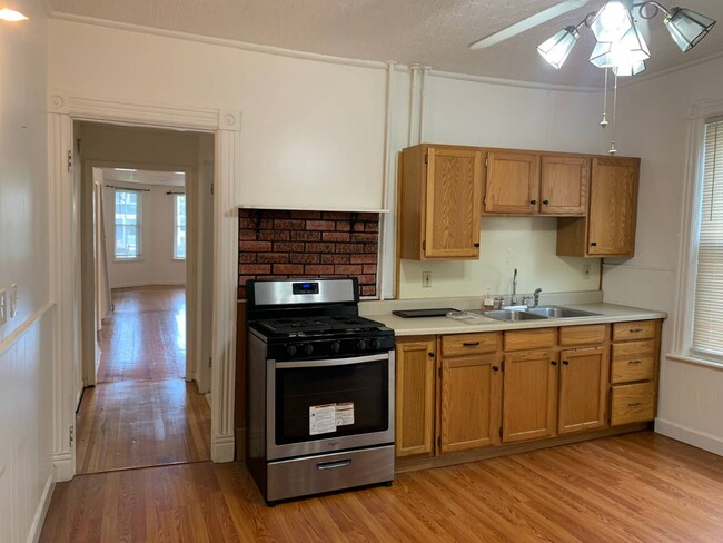 Building Photo - 1053 Glenwood Blvd
