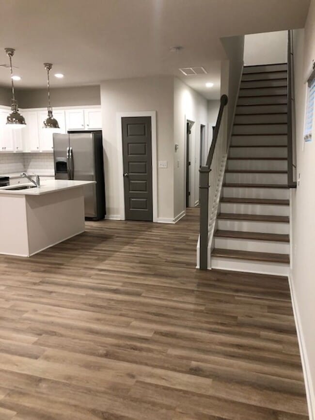 Building Photo - Beautiful Townhome in Athens!