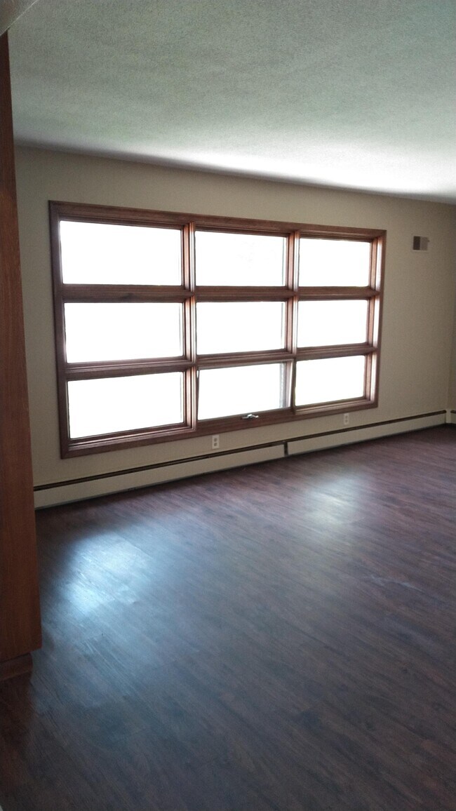 Foto del edificio - 2101 E 7th St