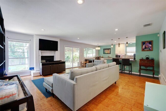 Foto del edificio - 1719 Mearns Meadow Blvd