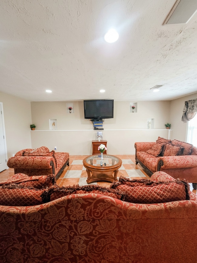Building Photo - 311 Springs Crossing