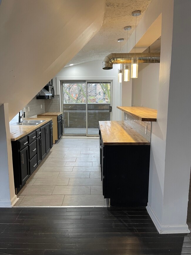 Photo - 2832 Stanton Ave Apartment