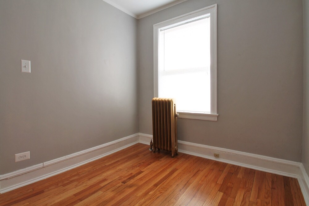 Foto del edificio - 301-313 N. Austin Blvd.