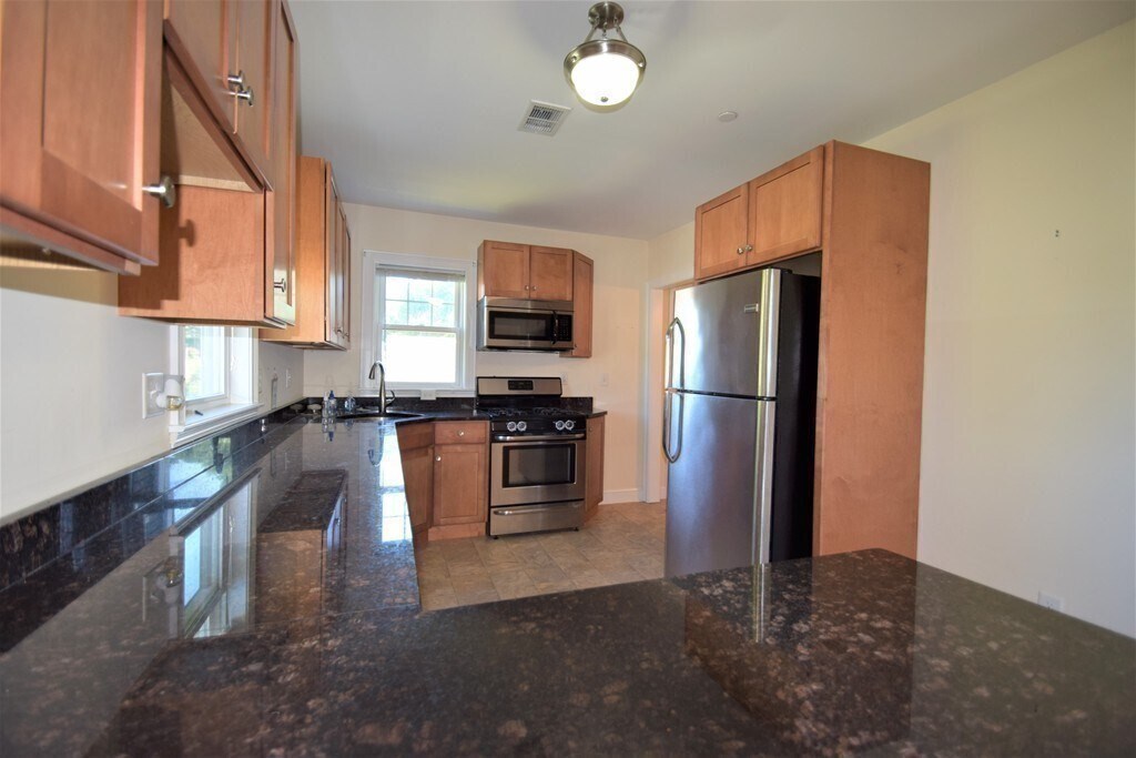 39 Ocean Ave Unit 1, Squantum, MA 02171 Apartments in Squantum, MA