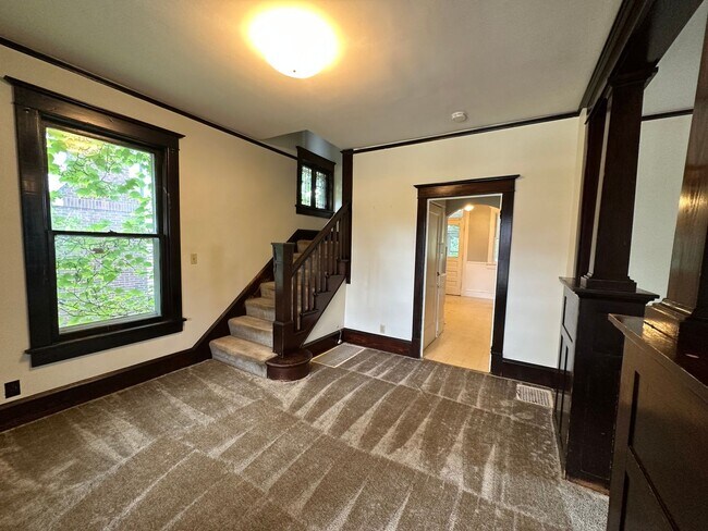 Foto del edificio - Timeless 3 Bedroom House!