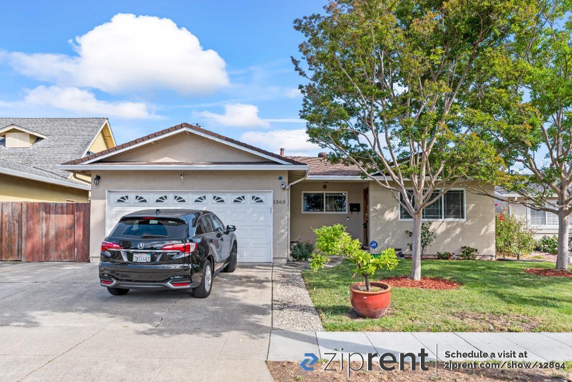 Primary Photo - 1368 Yosemite Dr