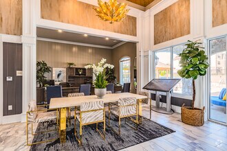 Interior Photo - Retreat at 42nd