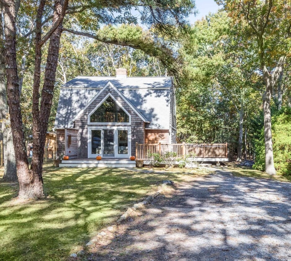 Primary Photo - 636 Stephen Hands Path