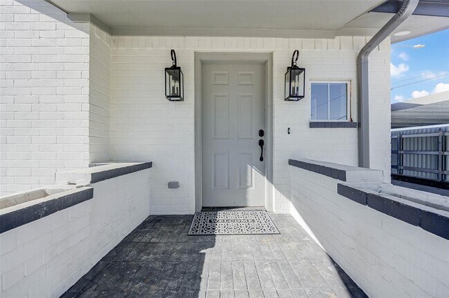 Building Photo - 3410 Gager St