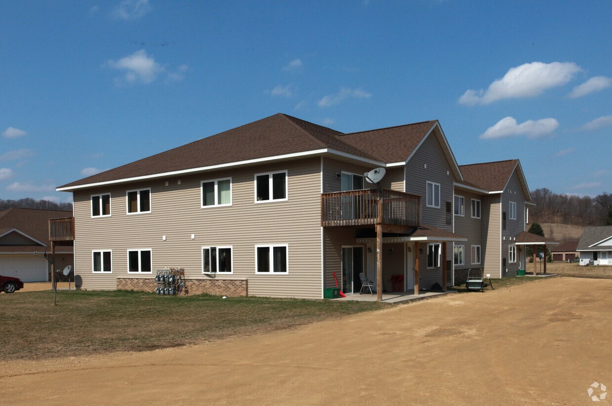 102 Bluebird Ln, Knapp, WI 54749 Apartments in Knapp, WI