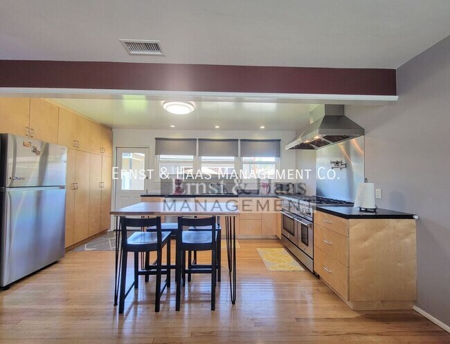 Foto del edificio - 4803 Faculty Ave