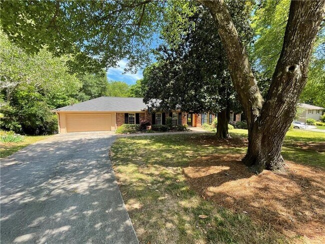 Building Photo - 430 Elden Dr NE