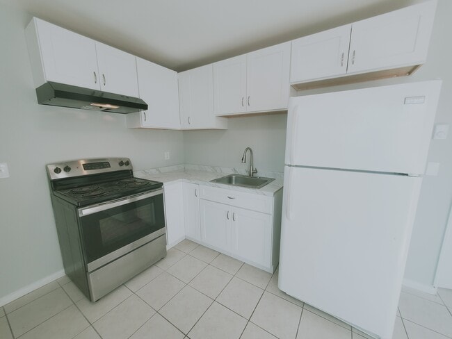 Building Photo - 16 N Taylor Ave