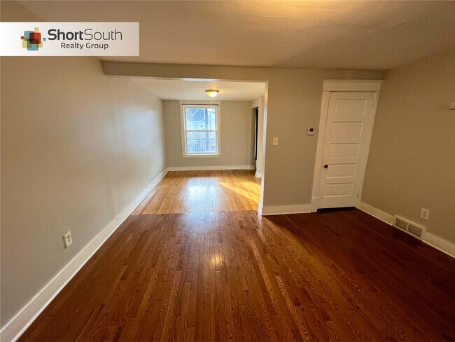 Foto del edificio - 23 Fairbanks St NE