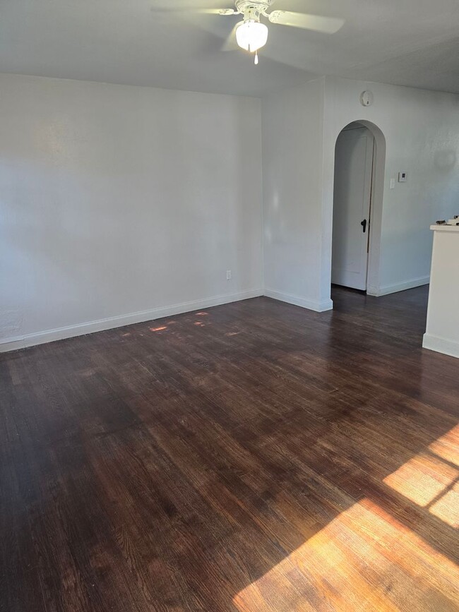 Building Photo - 710 MO-72